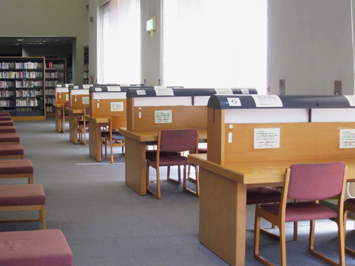 太田市立中央図書館の自習室
